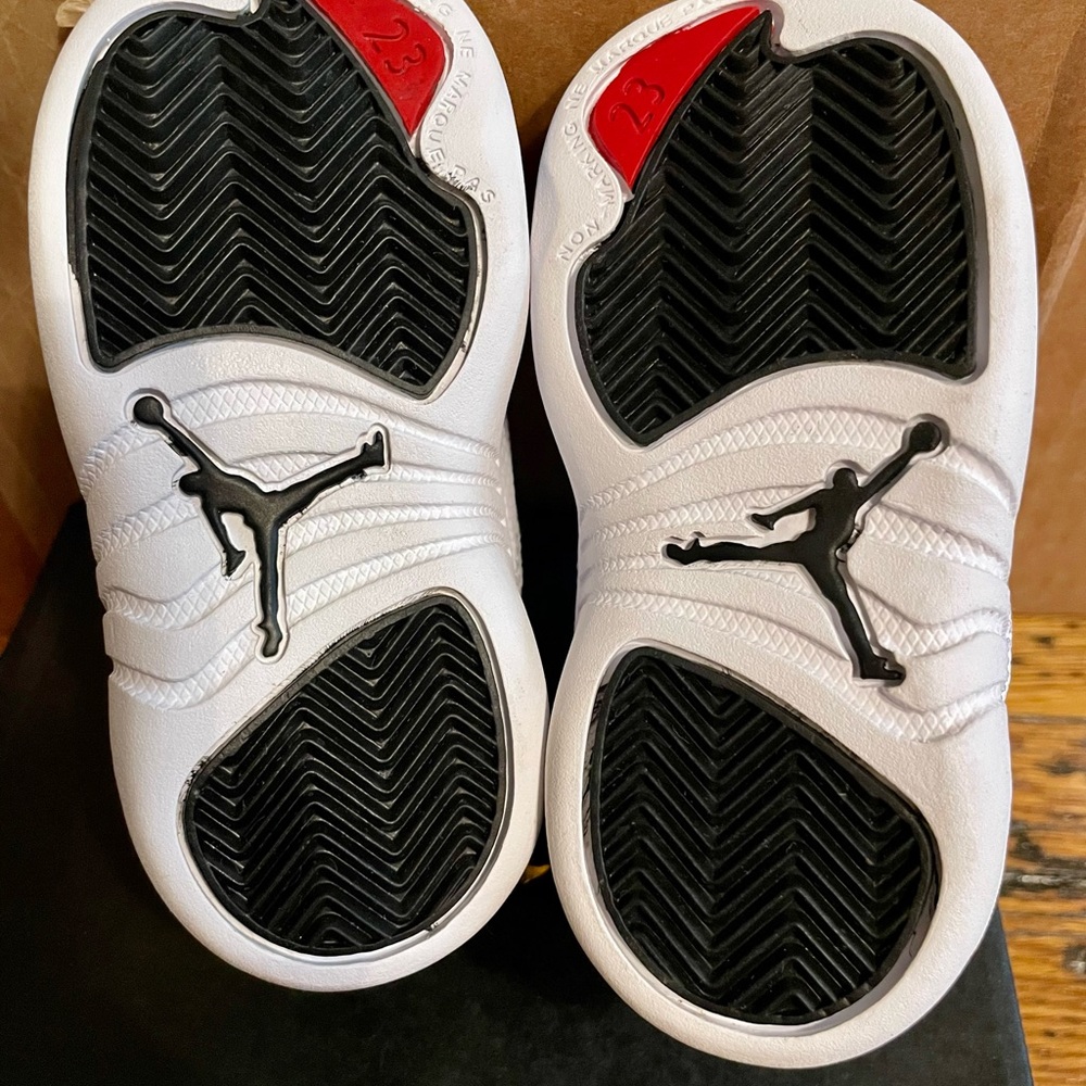 Jordan 12 - Picture 7 of 16